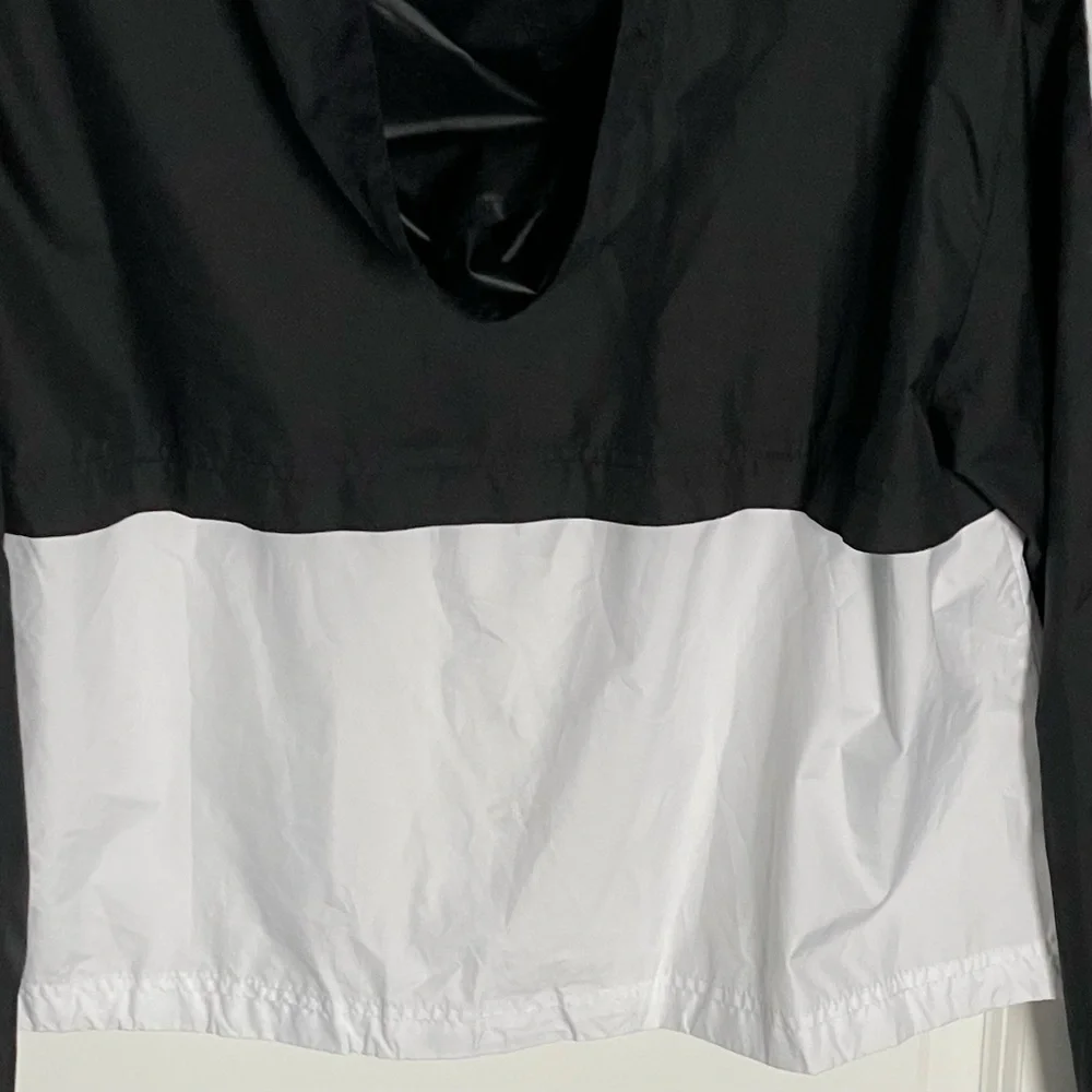 Nike Women's Logo Printed Woven Active Hooded Jacket Size Small 54239